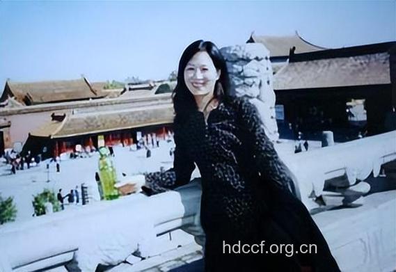 谁摸了局长的老婆?