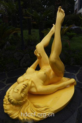 让男人浮想联翩的七种女人