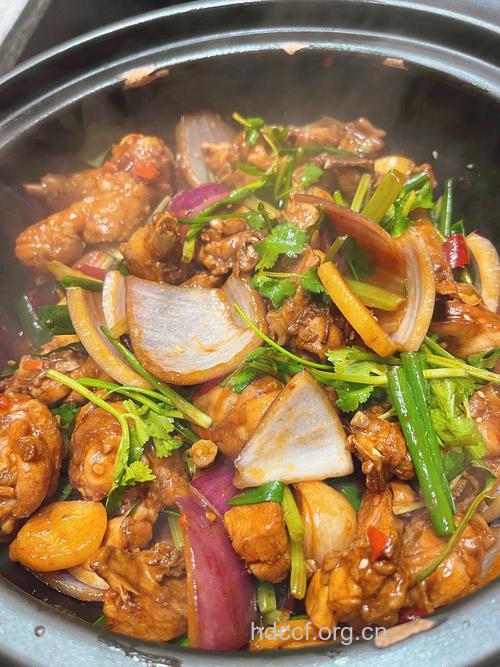 鸡肉吃法有讲究 母鸡要炖公鸡要炒