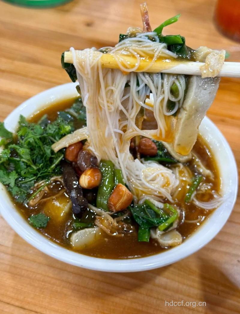 海南特色小吃陵水酸粉的做法