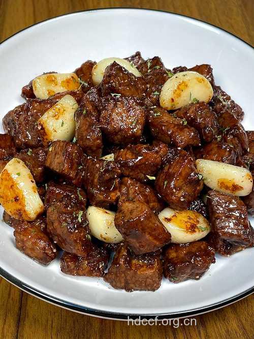 黑蒜子牛肉粒的2种做法