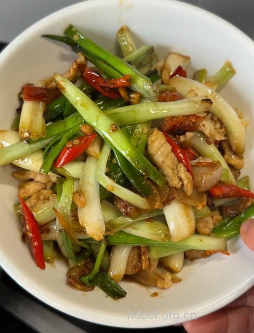 葱类清炒大蒜生吃 辛辣食物的最佳吃法