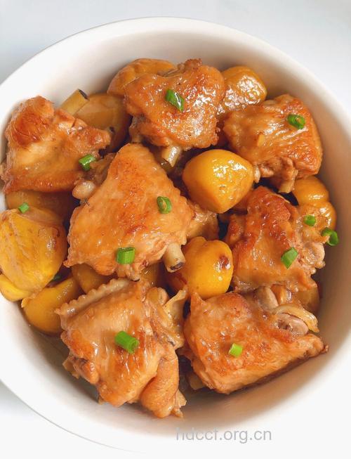秋季食谱 栗子红烧鸡翅的做法