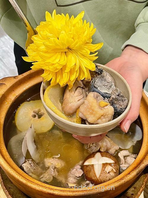 象征合家欢乐的年夜菜 菊花石榴鸡的做法