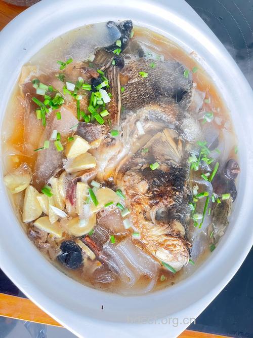 鱼头木耳汤的做法大全