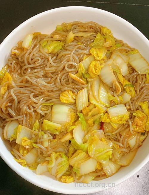 砂锅白菜炖粉条的做法