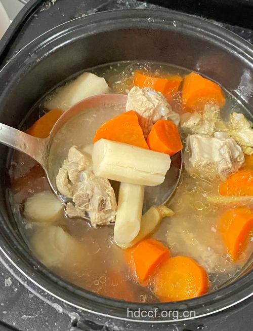 胡萝卜山药炖羊肉的做法