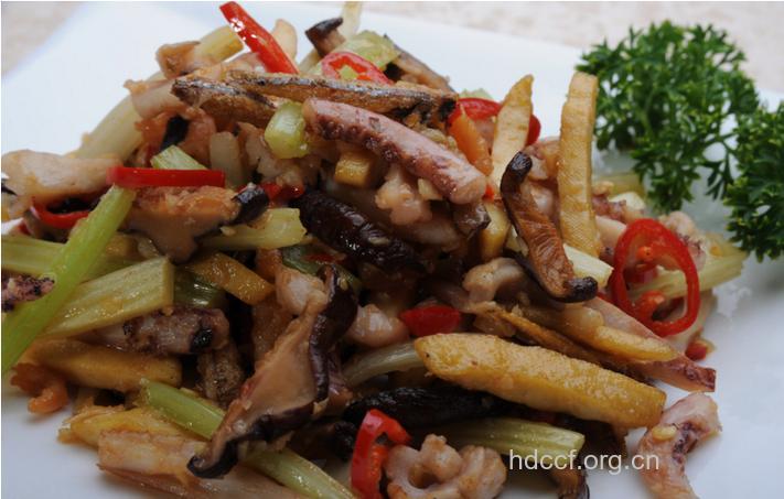 蘑菇炒鱿鱼的做法大全