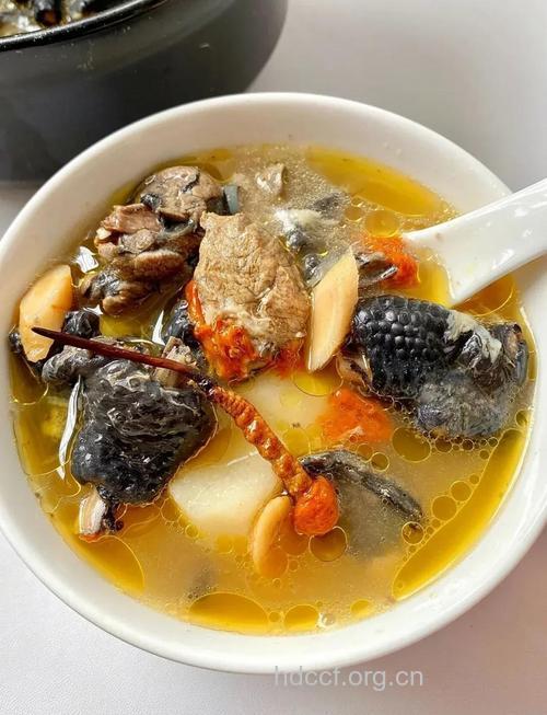 孕妇乌鸡汤的做法