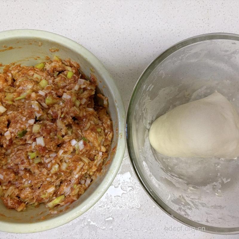 猪肉大葱饺子馅的做法