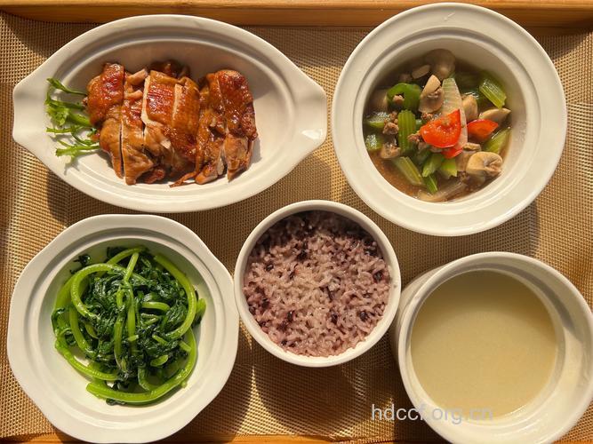 美味健康的月子餐