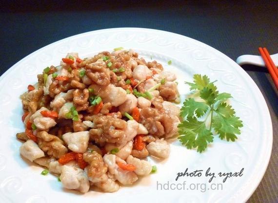 产后食谱之枸杞鸡丁
