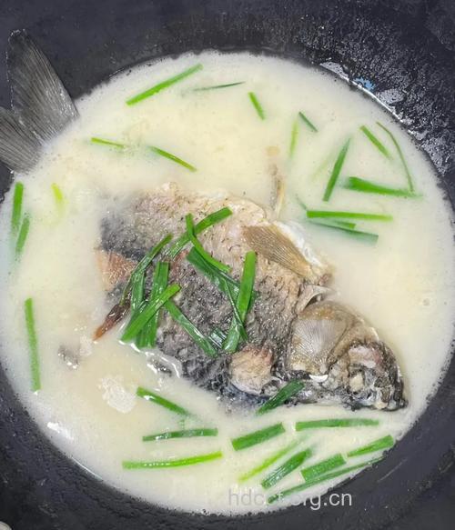 产后食谱之氽汤鲫鱼