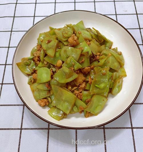 儿童食谱之扁豆炒肉丝