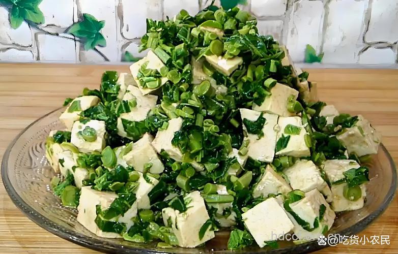 香椿薯拌豆腐如何制作