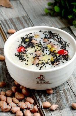 果仁黑芝麻粥