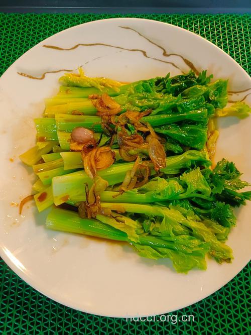 瘦身美腿饮食芹菜白菜