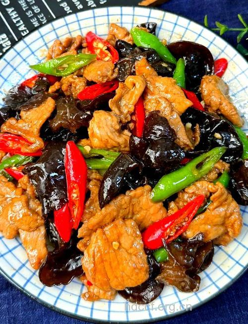 辣椒木耳炒肉