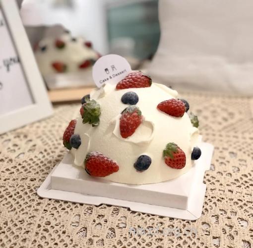 儿童美食:小炸弹蛋糕