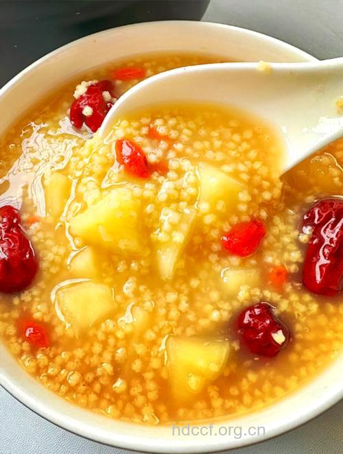 贫血食谱：苹果土司粥