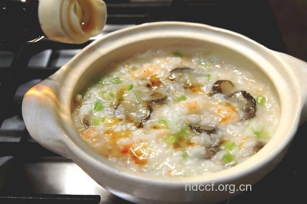 幼儿食谱：海参芹菜粥