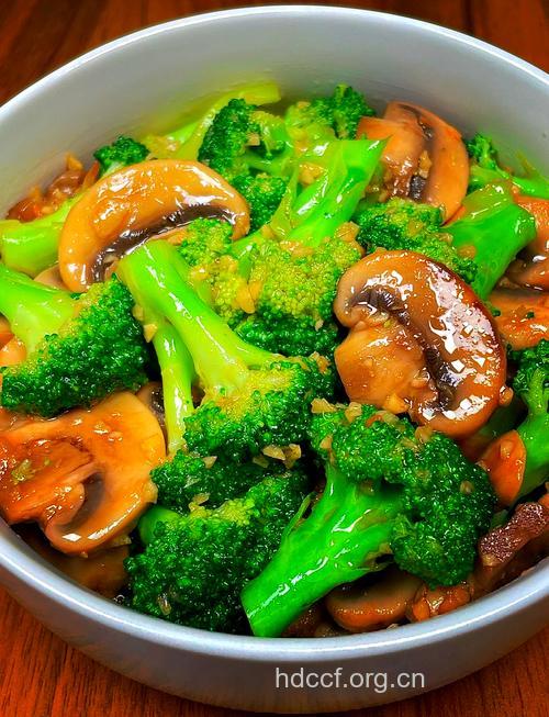 幼儿食谱：蘑菇炒西兰花
