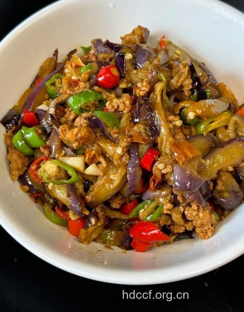 茄子炒肉的家常做法