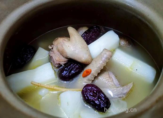 淮山瘦肉煲乳鸽