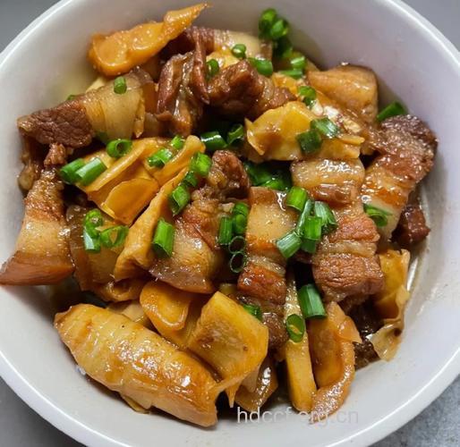 板栗竹笋红烧肉的做法