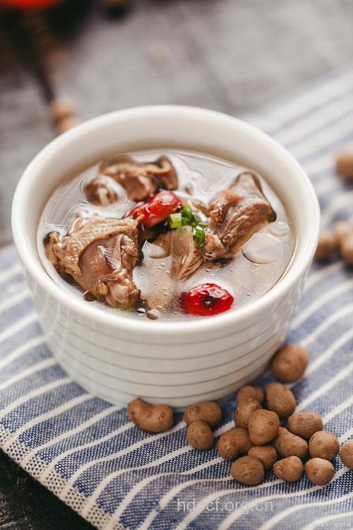 瘦身美容汤——猪心红枣汤