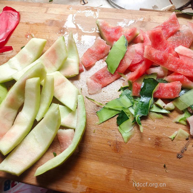 你知道吃西瓜皮可以抗衰老吗？