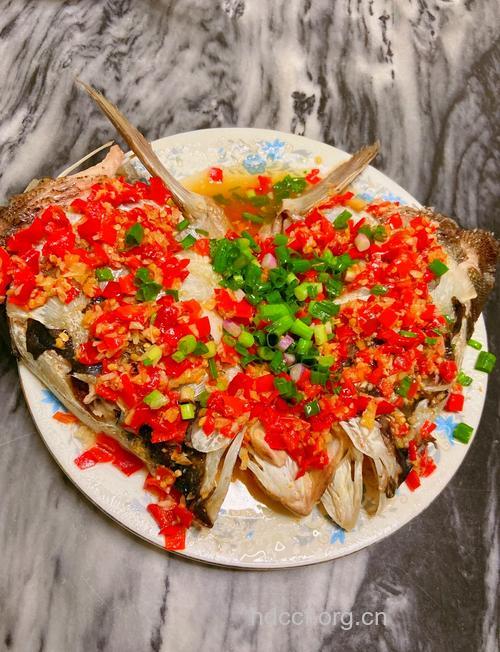 年菜菜谱之鸿运当头--鲜香剁椒鱼头的做法