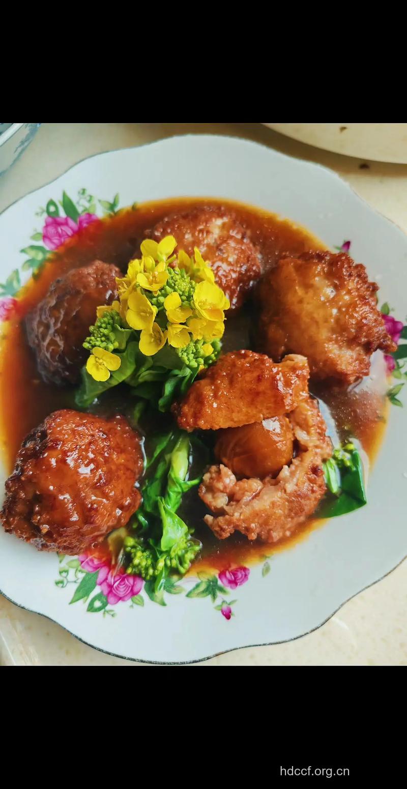 春节美食之蟹粉狮子头的做法[图片详解]