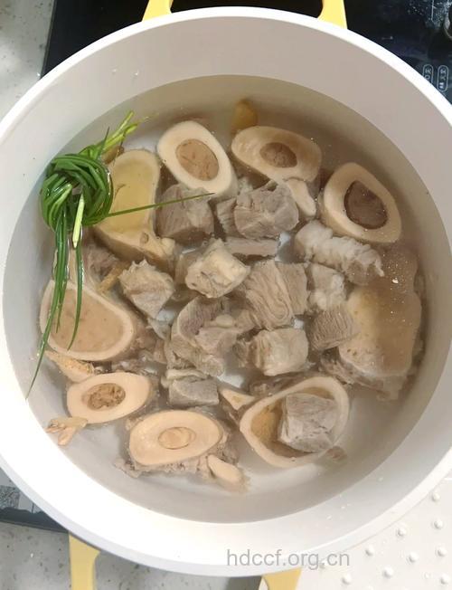 盘点四款经典牛骨汤做法