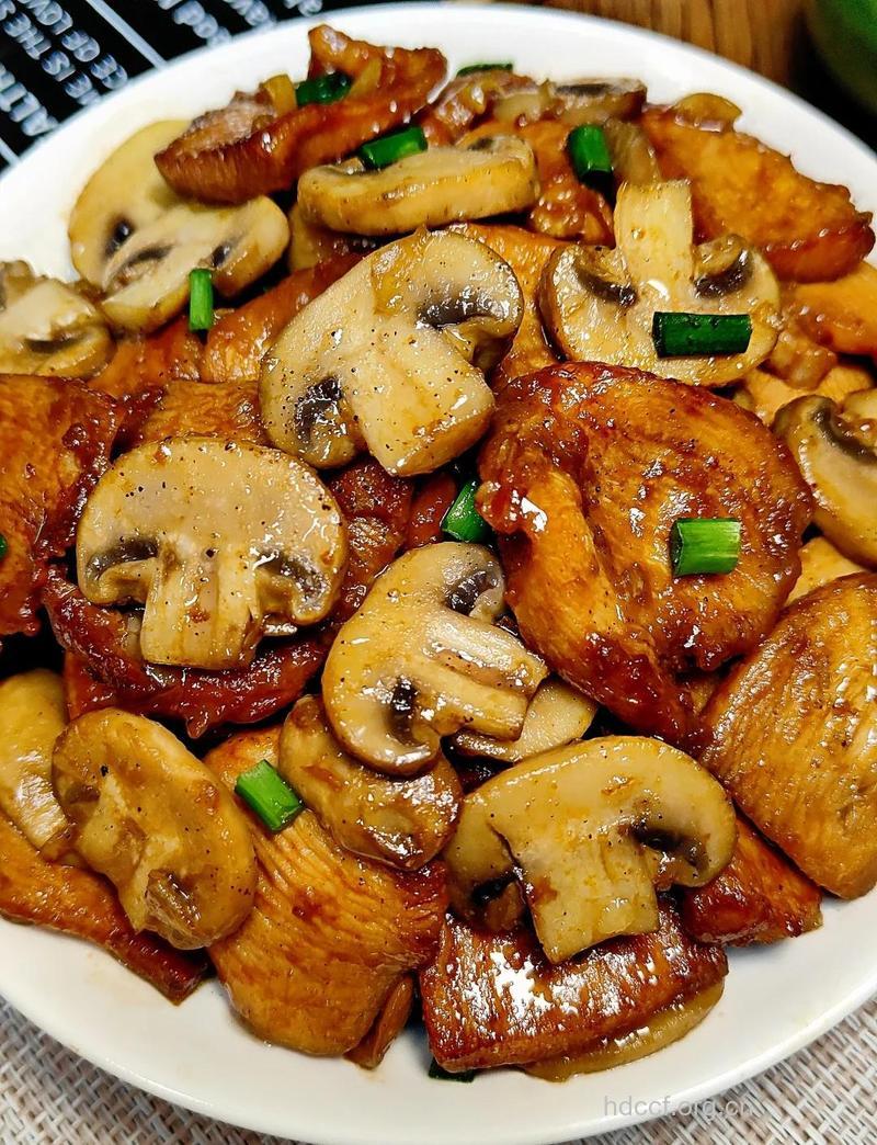 蘑菇炒肉好吃营养多 推荐3种做法