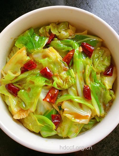 烹饪手撕包菜的详细教程