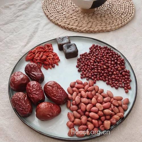 冬季驱寒补气 多吃8种红色食物