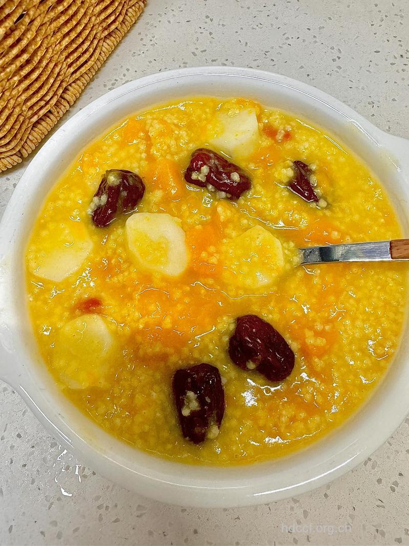 夏季早餐喝粥最养胃