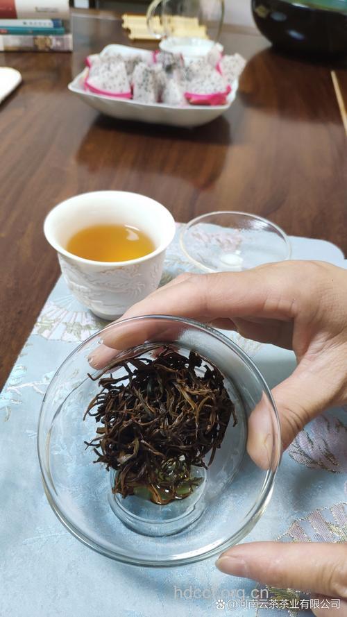 夏季出汗后宜喝温茶