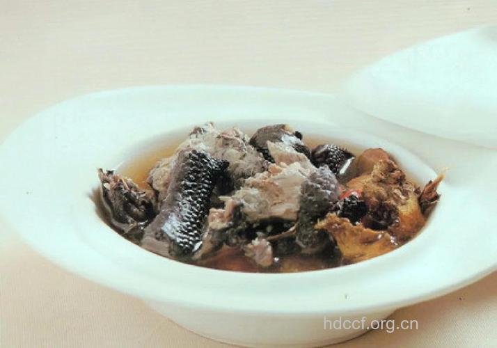 美味汤食之田七乌鸡汤