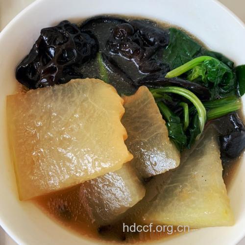 美味汤食之太极菠菜冬瓜汤