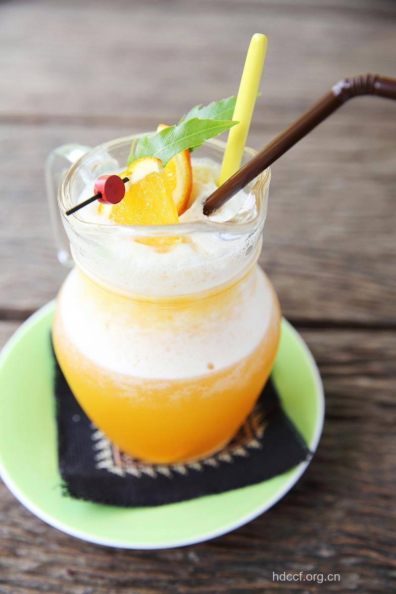 夏季冷饮之香橙酸奶汁