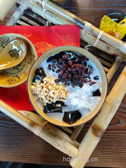 夏季冷饮之奶香味龟苓膏