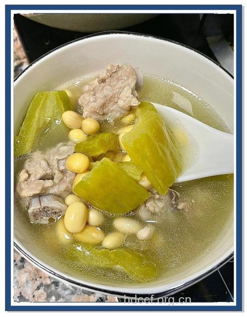 夏季喝什么汤养生 推荐豆腐苦瓜汤