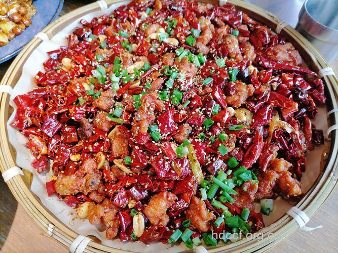辣子鸡是哪里的菜 川渝歌乐山的名菜
