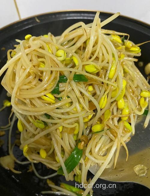 秋天上火宜吃黄豆芽