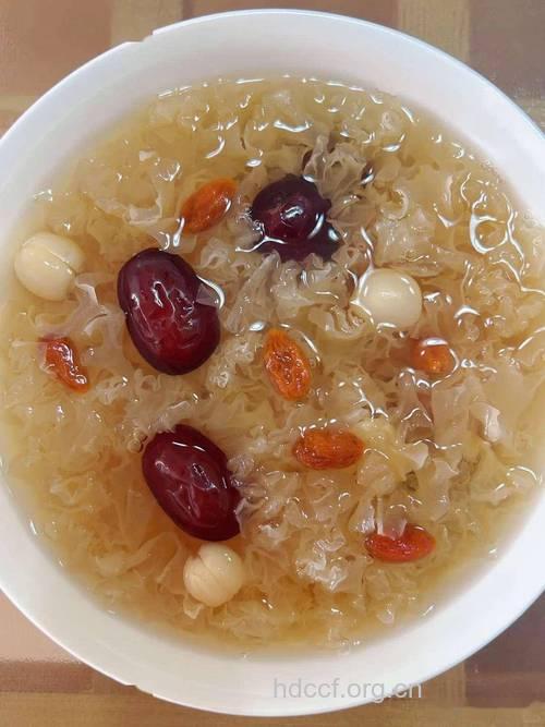 秋季滋阴润燥甜汤