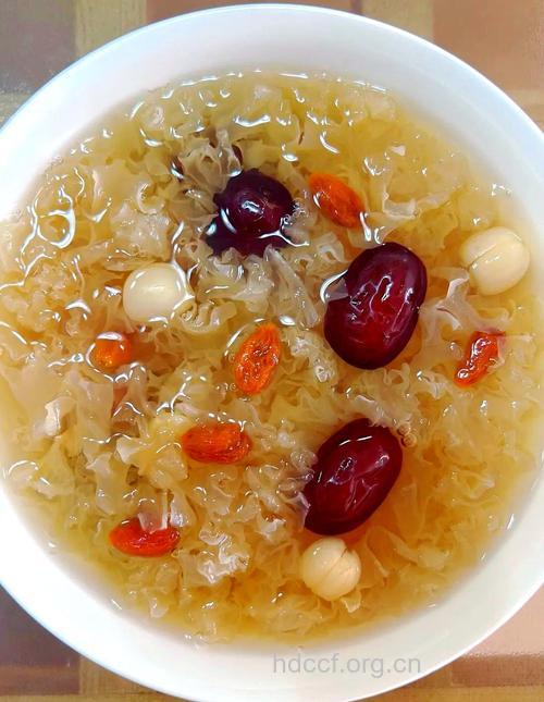 秋季银耳相伴