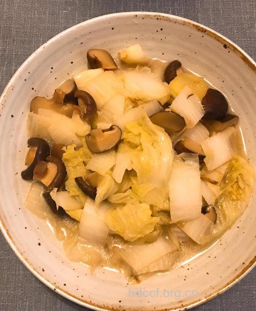 预防感冒的蘑菇炒白菜制作方法