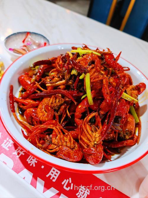 小龙虾好吃么 麻辣椒盐味让你垂涎
